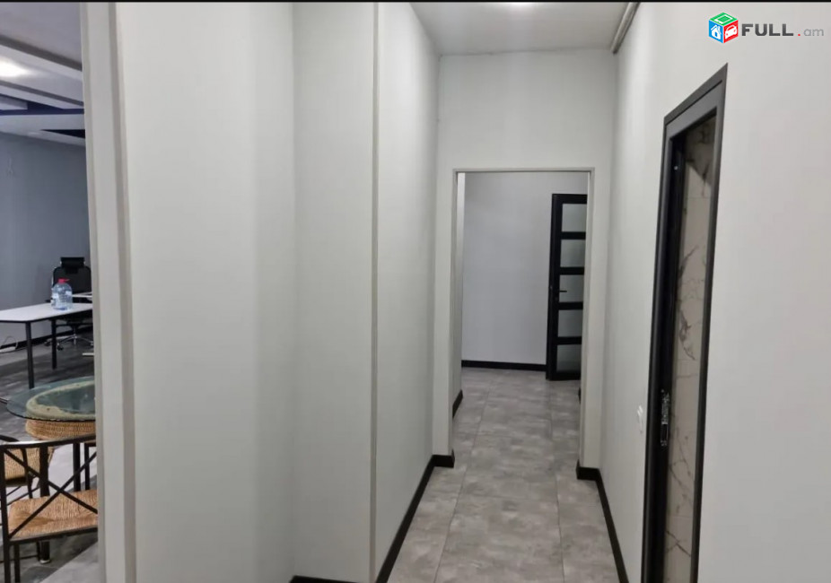 LA09455 Վարձով  110 քմ. Գրասենյակային տարածք Արգիշտի փողոցում կենտրոնում