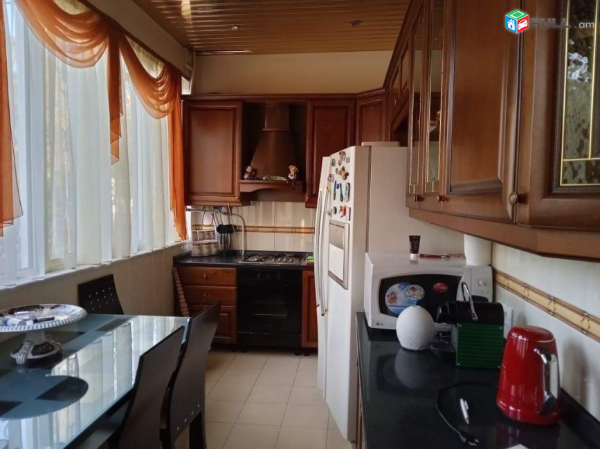LA09464   Վարձով 4 սենյականոց դուպլեքս բնակարան Կիևյան փողոցում 