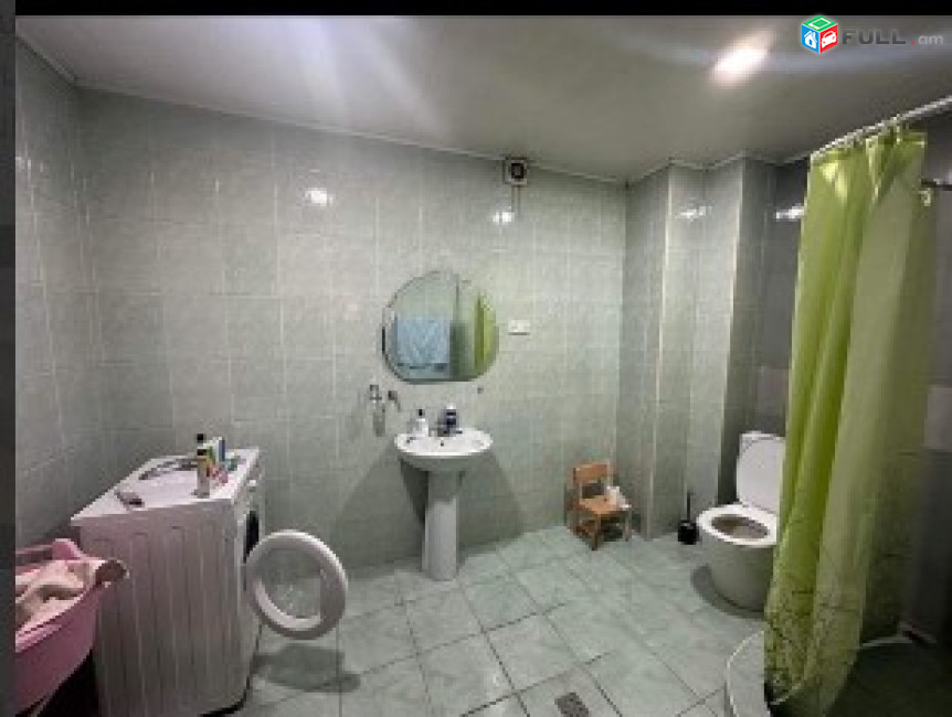 LA09518 Վարձով 5 սենյականոց 3 հարկանի առանձնատուն Արամ Չոլագյան փողոց, Մոնումենտ 