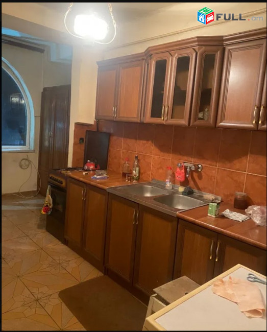 LA09540 Վարձով 3 սենյականոց բնակարան Բագրատունյաց փողոցում