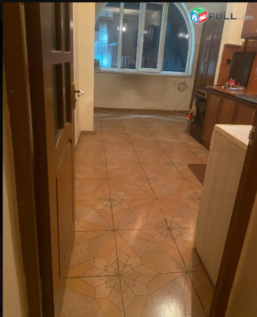 LA09540 Վարձով 3 սենյականոց բնակարան Բագրատունյաց փողոցում