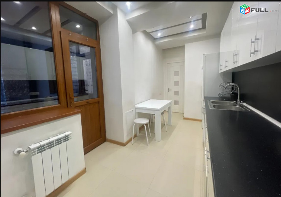 LA09542 Վարձով 3 սենյականոց բնակարան  Ամիրյան փողոց ,նորակառույց շենքում