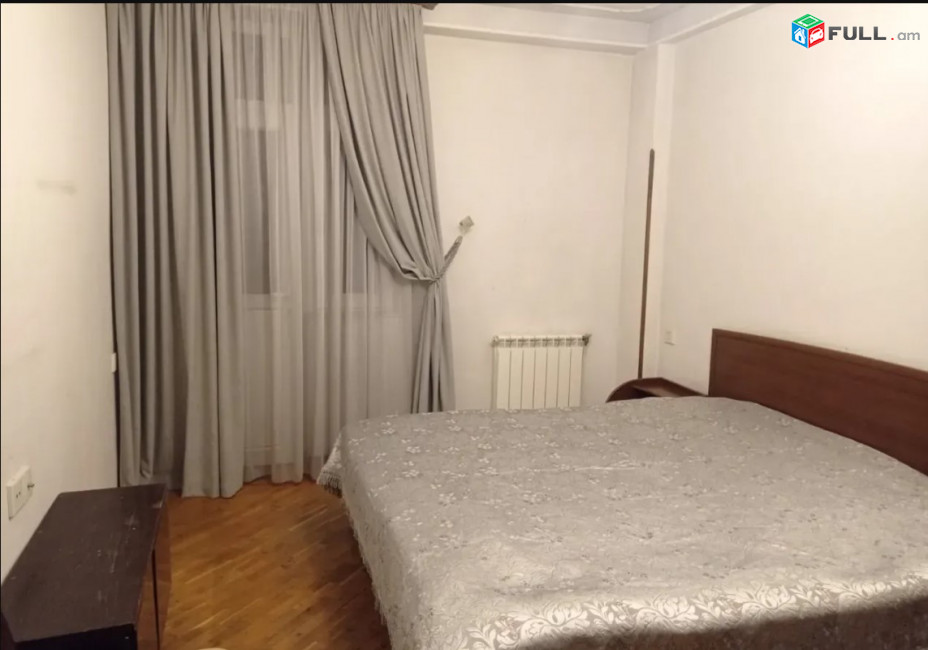 LA09548 Վարձով 3 սենյականոց բնակարան Պուշկինի փողոցում