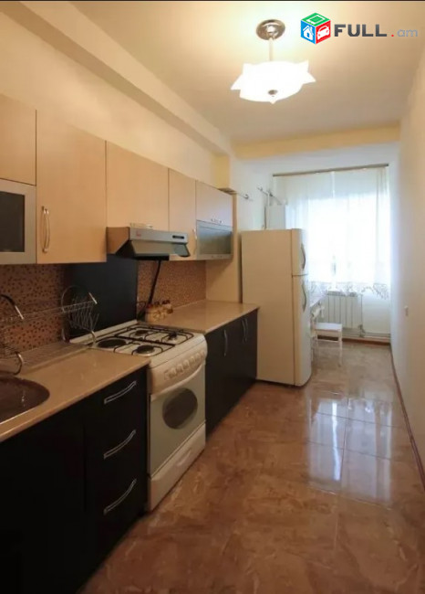 LA09550 Վարձով 3 սենյականոց բնակարան Սայաթ-Նովայի պողոտայում
