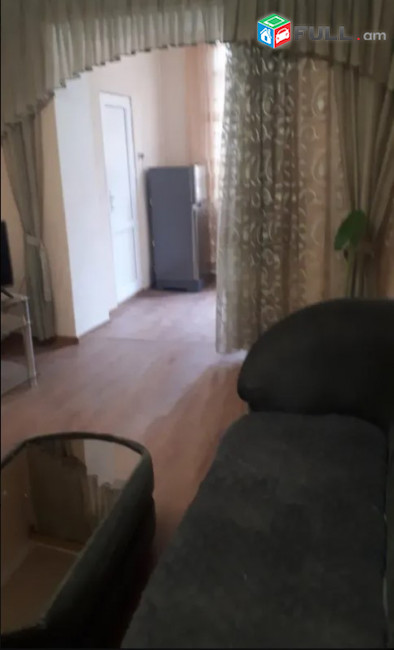 LA09544 Վարձով 3 սենյականոց բնակարան Զաքյան փողոցում