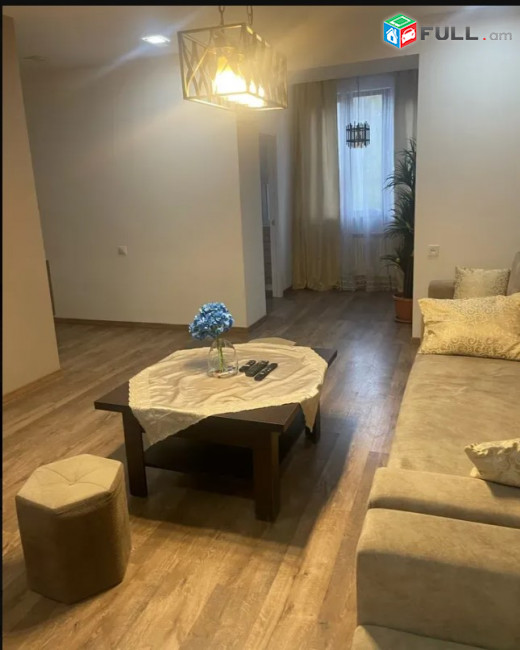 LA09562 Վարձով 2 սենյականոց բնակարան Արամ Խաչատրյանի փողոցում