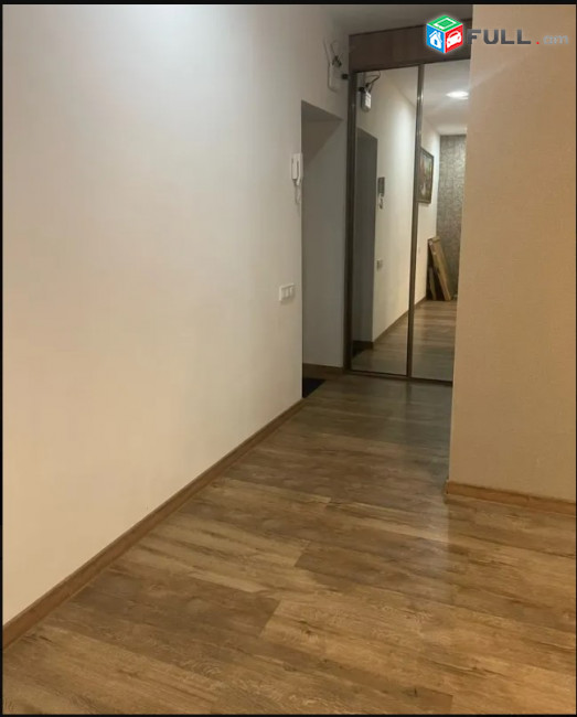 LA09562 Վարձով 2 սենյականոց բնակարան Արամ Խաչատրյանի փողոցում