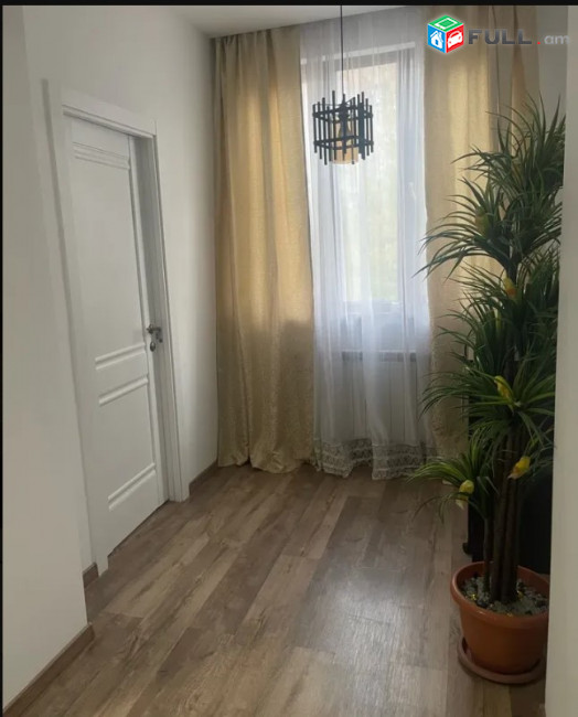 LA09562 Վարձով 2 սենյականոց բնակարան Արամ Խաչատրյանի փողոցում