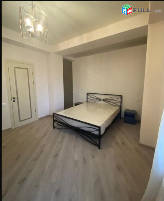 LA09578 Վարձով 3 սենյականոց բնակարան Դավիթ Անհաղթի փողոց , նորակառույց շենքում 