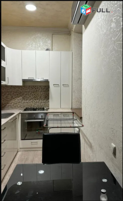 LA09646 Վարձով  2 սենյականոց բնակարան Տերյան փողոցում