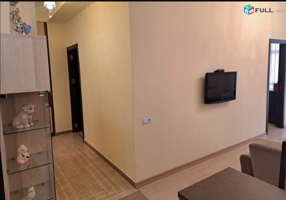 LA09684  Վարձով 3 սենյականոց բնակարան  Վերին Անտառային փողոց ,  նորակառույց շենքում