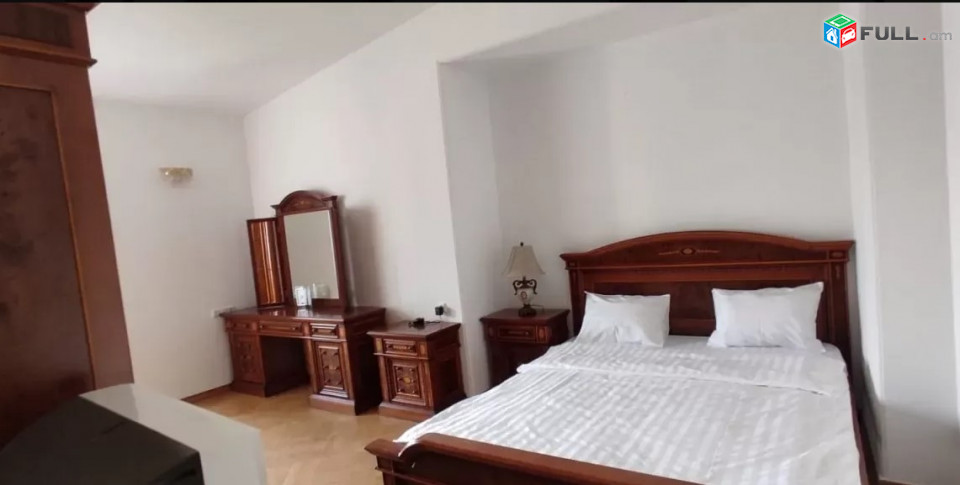 LA10018  Օրավարձով 4 սենյականոց բնակարան Դեղատան փողոց , նորակառույց շենքում 
