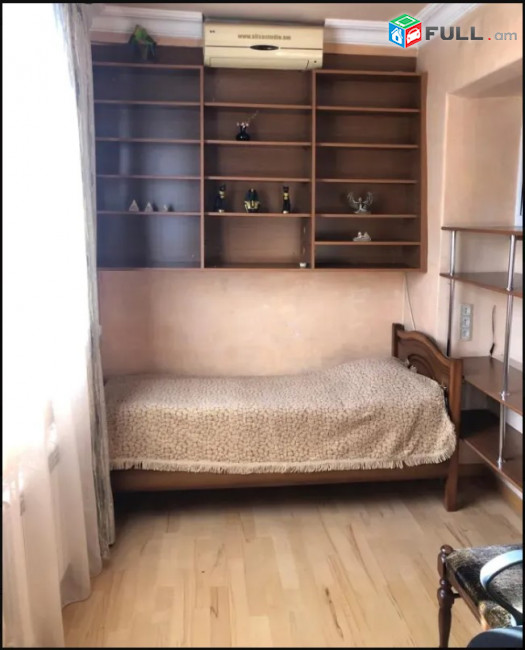 LA09702 Վարձով 3 սենյակ և փակ պատշգամբ   Արամ Խաչատրյանի փողոցում