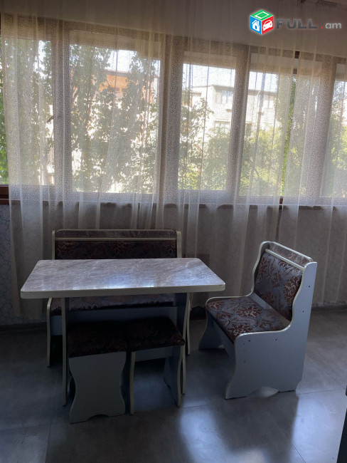 LA09721 Վարձով 3 սենյականոց բնակարան Կողբացի փողոց, Չարենցի դպրոցի մոտ