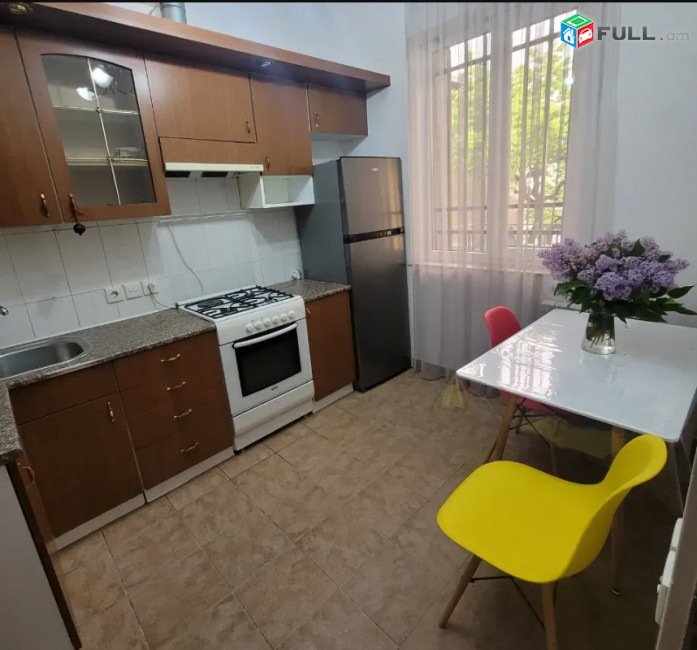 LA09736  Օրավարձով 3 սենյականոց 1 հարկանի քարե տուն Քանաքեռ 1-ին փողոցում, Երազ այգու մոտակայքում