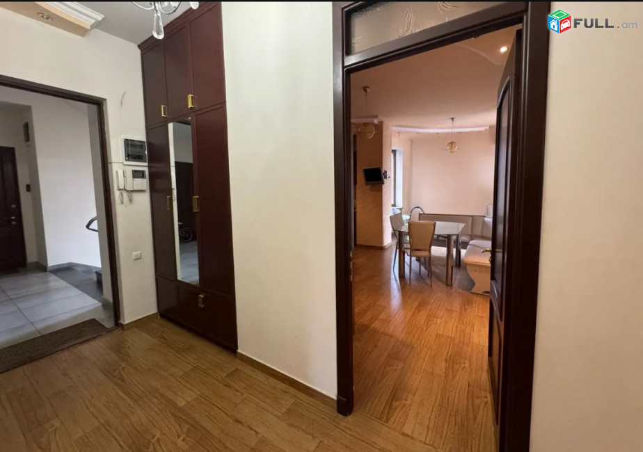 LA09741 Վարձով 3 սենյականոց բնակարան  Վարդանանց փողոց , նորակառույց շենքում 