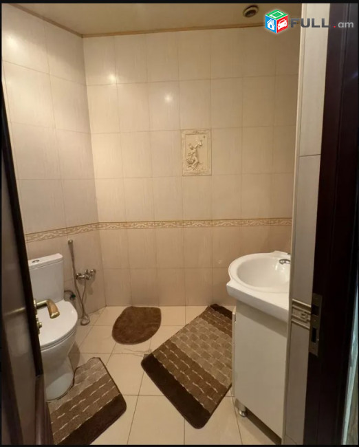 LA09741 Վարձով 3 սենյականոց բնակարան  Վարդանանց փողոց , նորակառույց շենքում 