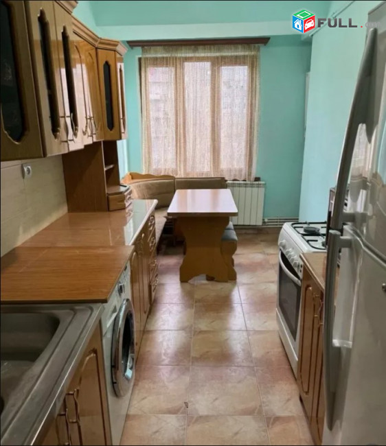 LA09800 Վարձով 3 սենյականոց բնակարան Արցախի փողոցում