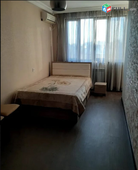 LA09837 Վարձով 3 սենյականոց բնակարան Սունդուկյան փողոցում