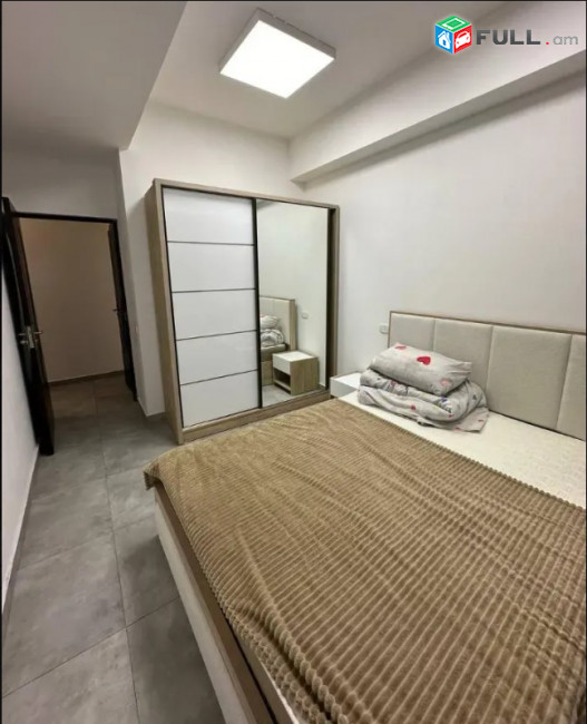 LA09838 Վարձով 3 սենյականոց բնակարան Վաղարշյան փողոց , նորակառույց շենք