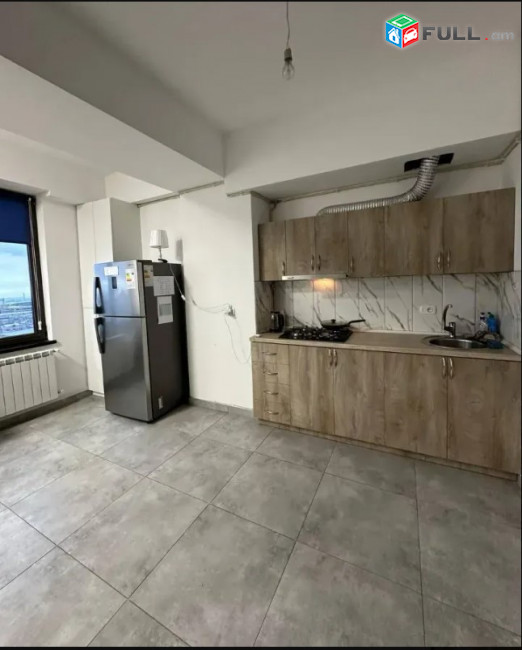 LA09838 Վարձով 3 սենյականոց բնակարան Վաղարշյան փողոց , նորակառույց շենք