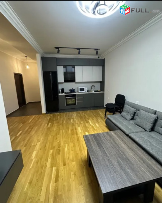 LA09854 Վարձով 3 սենյականոց բնակարան  Պարույր Սևակի փողոց,նորակառույց շենքում