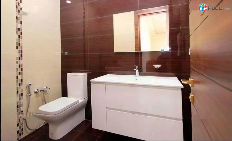 LA09859 Օրավարձով 4 սենյականոց բնակարան  Թումանյան փողոց , նորակառույց շենքում