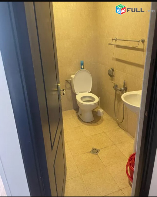 LA09904 Վարձով 2 սենյականոց բնակարան նորակառույց շենքում Գրիբոյեդով փողոցում