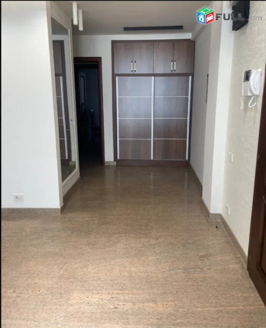 LA09977 Վարձով  3 սենյականոց բնակարան Պուշկինի փողոցում