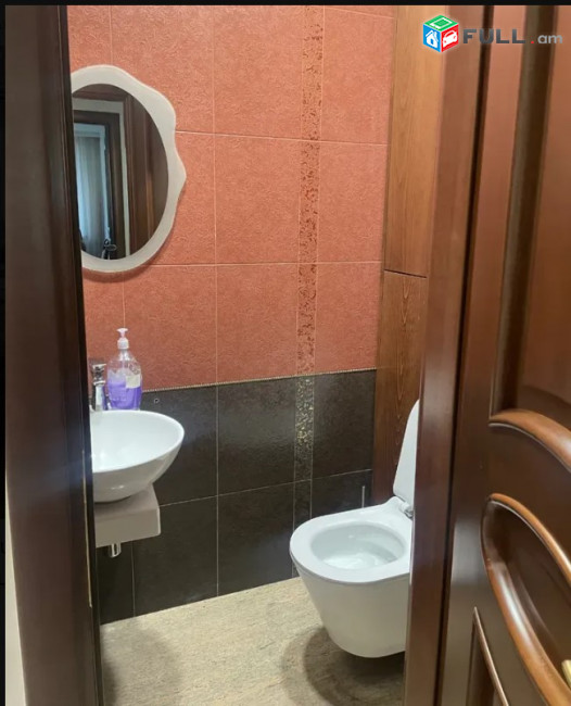 LA09977 Վարձով  3 սենյականոց բնակարան Պուշկինի փողոցում
