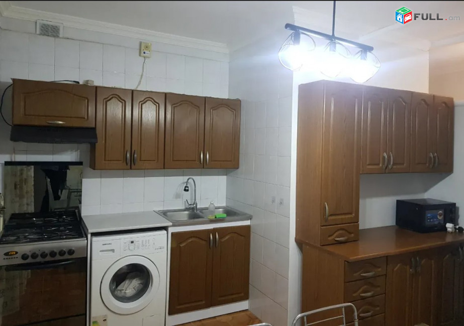 LA10048 Վարձով 3 սենյականոց բնակարան Արամ Խաչատրյանի փողոցում