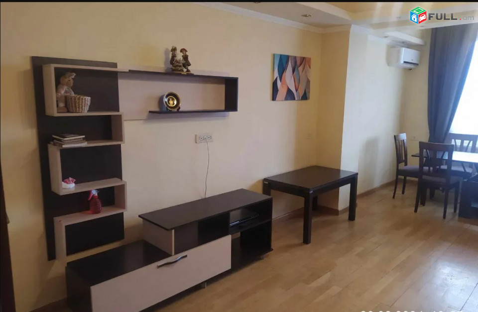 LA10049 Վարձով 3  սենյականոց բնակարան Հովսեփ Էմինի փողոց  , Փափազյան խաչմերուկի  մոտ