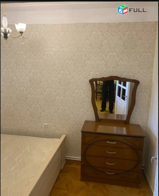 LA10078 Վարձով 4 սենյականոց բնակարան Արամ Խաչատրյան փողոցում