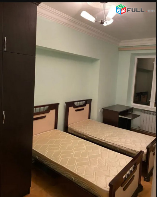 LA10078 Վարձով 4 սենյականոց բնակարան Արամ Խաչատրյան փողոցում