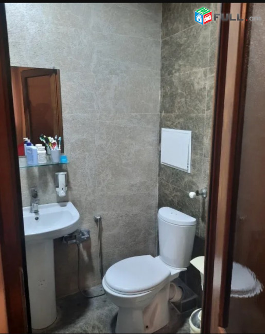 LA10156  Վարձով 3 սենյականոց բնակարան Օրբելի , նորակառույց շենք