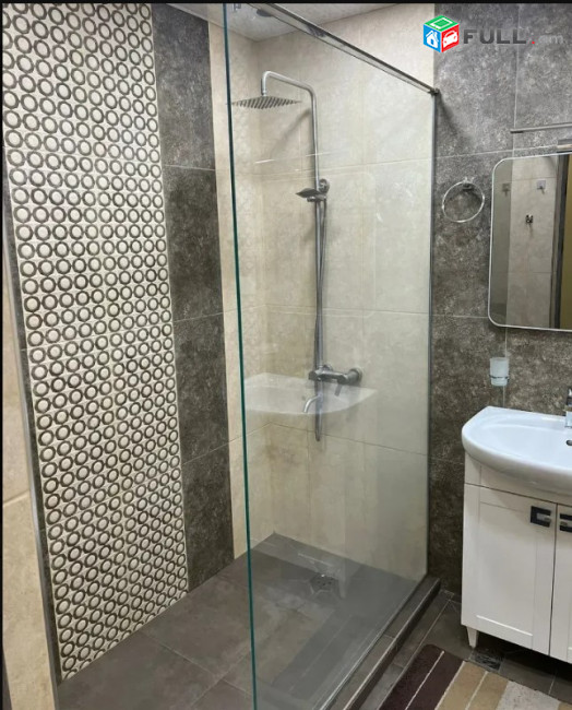 LA10174 Վարձով 2 սենյականոց բնակարան Արամ Խաչատրյան փողոց ,  նորակառույց շենքում