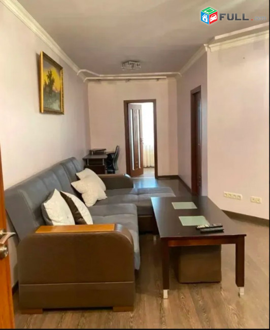 LA10209 Վարձով 3 սենյականոց բնակարան Մեսրոպ Մաշտոցի պողոտայում