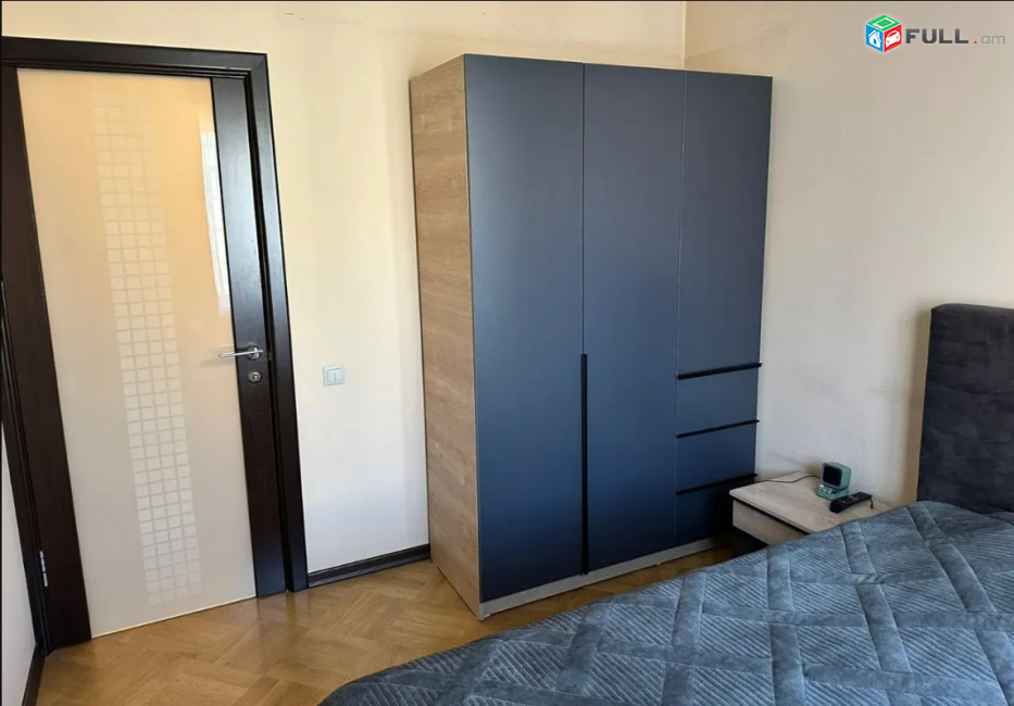 LA10252 Վարձով 3 սենյականոց բնակարան Զորավար Անդրանիկի փողոցում
