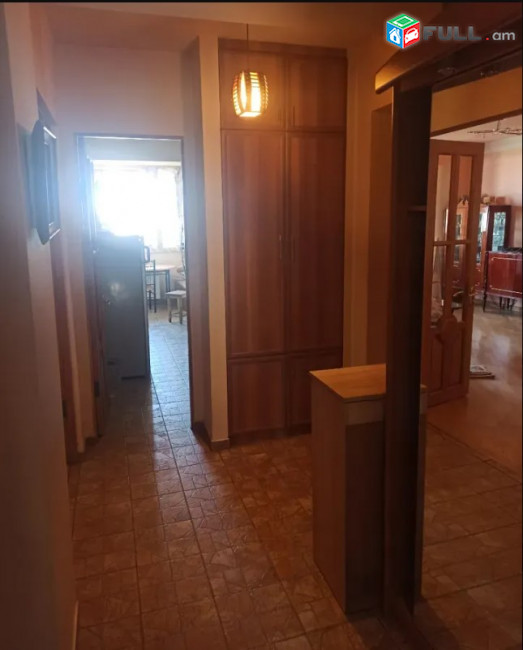 LA10257 Վարձով 3 սենյականոց բնակարան Դավիթ Մալյան փողոցում