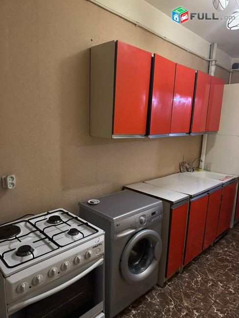 LA10255 Վարձով 4 սենյականոց բնակարան Տիգրան Պետրոսյան փողոցում