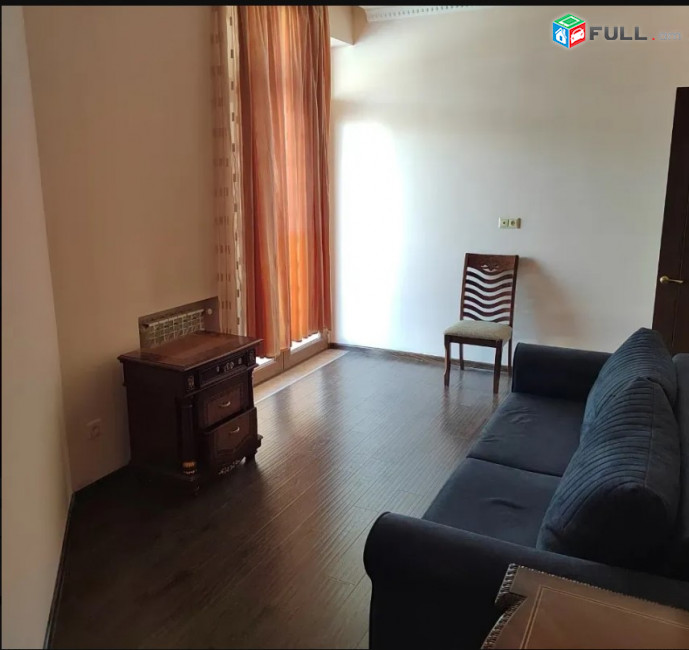 LA10260 Վարձով 4 սենյականոց բնակարան  Արամի փողոց, նորակառույց շենքում