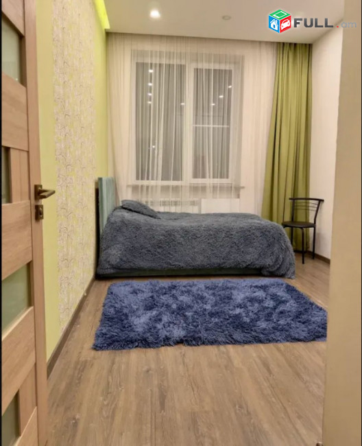 LA10285 Վարձով 3 սենյականոց բնակարան նորակառույց շենքում Գյուրջյան փողոցում