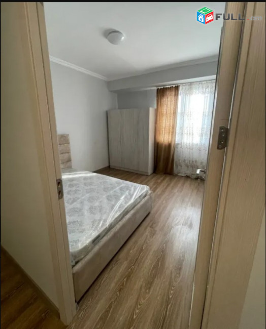 LA10299 Վարձով 4 սենյականոց բնակարան Սվաճյան փողոցում