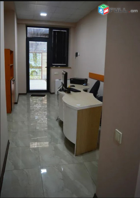 LA10324 Վարձով 214 քմ. Գրասենյակային տարածք Սունդուկյան փողոցում Արաբկիրում