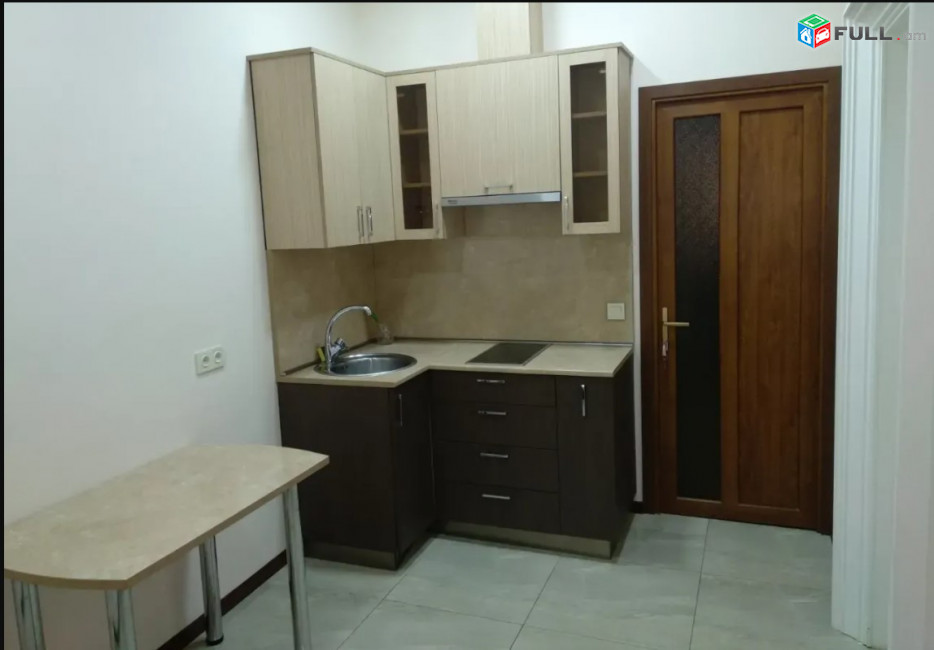 LA10324 Վարձով 214 քմ. Գրասենյակային տարածք Սունդուկյան փողոցում Արաբկիրում