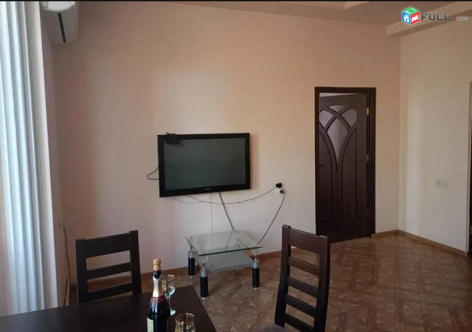 LA10331 Վարձով 3 սենյականոց բնակարան Տիգրան Մեծի պողոտա  , Հանրապետության հրապարակի մոտ