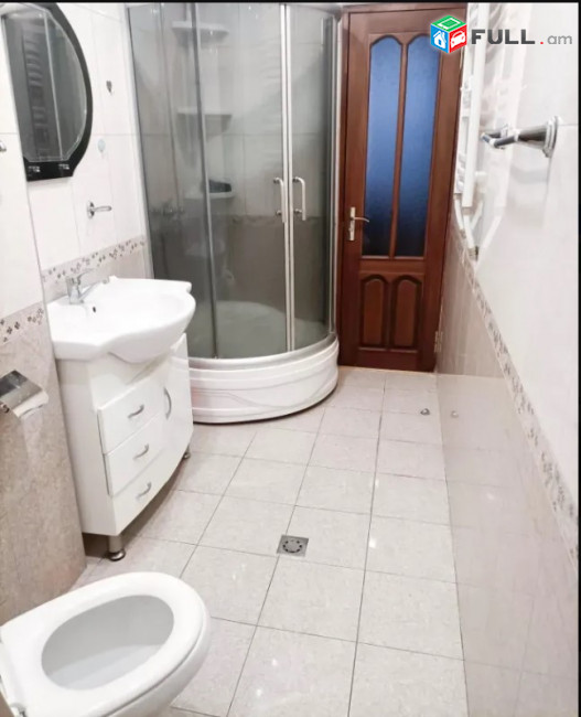 LA10336 Վարձով 3 սենյականոց բնակարան Դերենիկ Դեմիրճյանի փողոցում