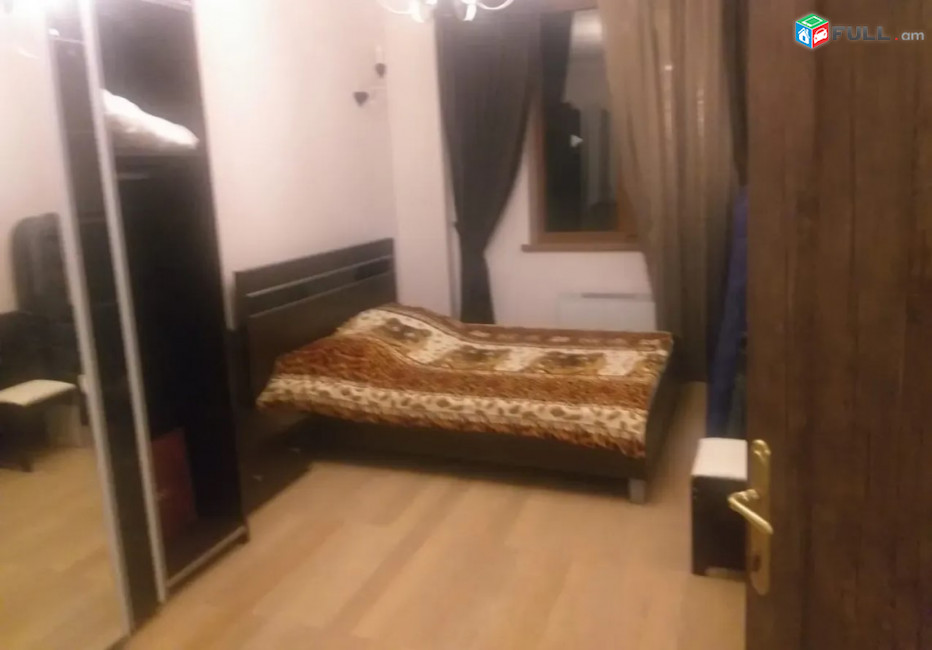 LA10335 Օրավարձով 4 սենյականոց բնակարան  Հյուսիսային պողոտա, նորակառույց շենքում