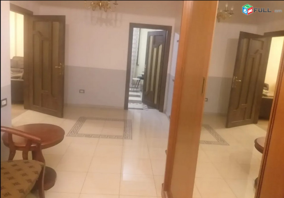LA10335 Օրավարձով 4 սենյականոց բնակարան  Հյուսիսային պողոտա, նորակառույց շենքում