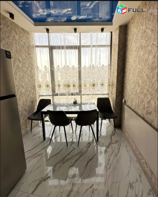 LA10348  Վարձով 3 սենյականոց բնակարան Վարդանանց փողոց ,  նորակառույց շենքում